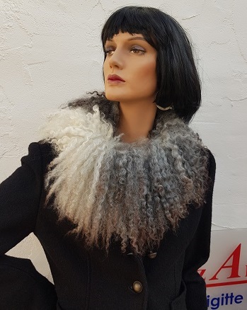 Schal aus Gotland-Schaffell